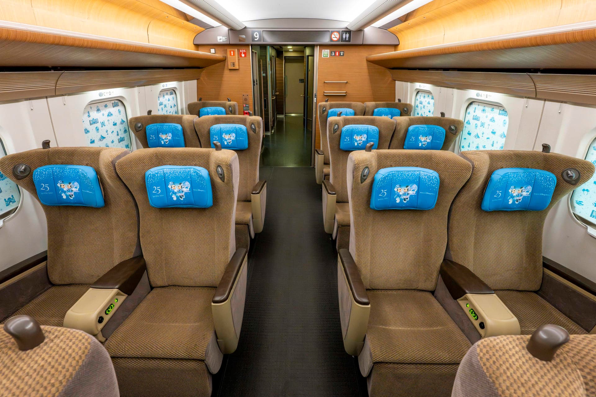 Japón lanza un tren bala de Disney para celebrar los 25 años de Tokyo DisneySea